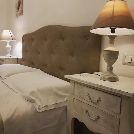 Urbana Guest house